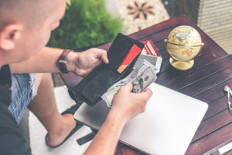 6 Small Business Tips for Tracking Customer Service Challenges on the Cheap [Infographic]