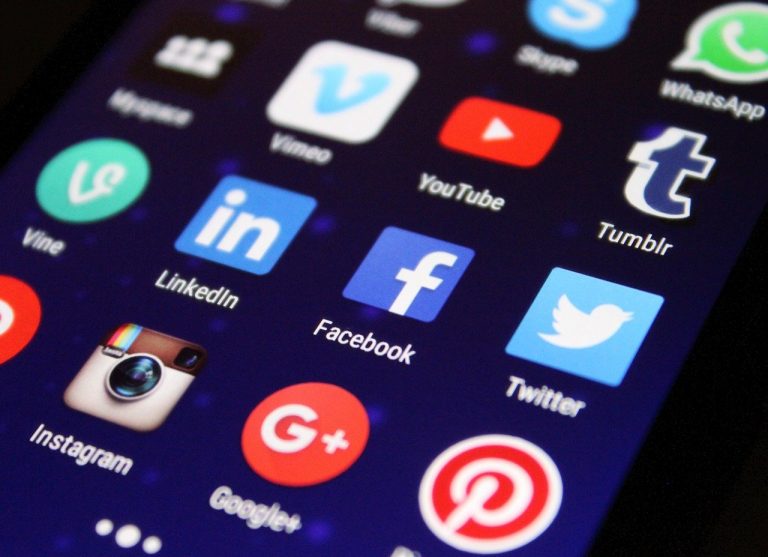 Social Media Customer Service – 5 Reasons to Care