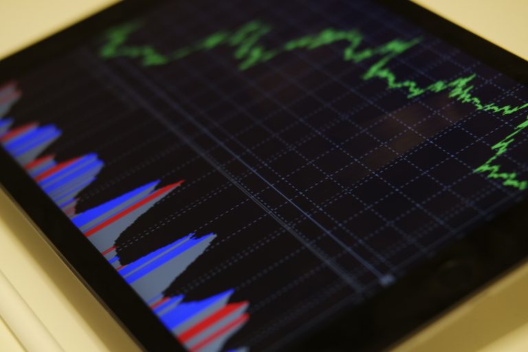 Customer Service Benchmarks: Roadmap to Customer Success