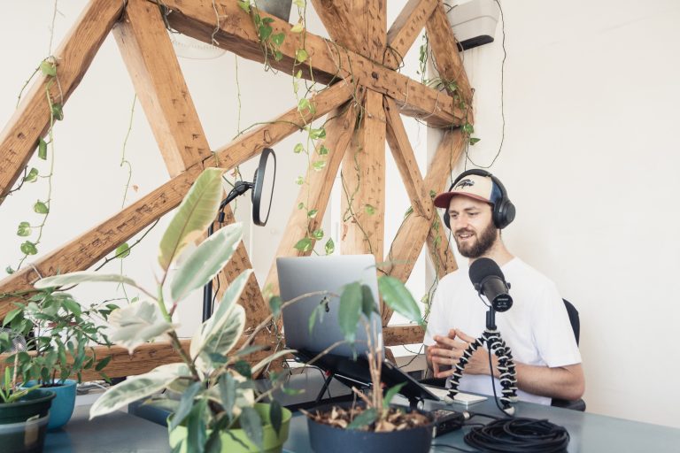 9 Best Customer Experience Podcasts