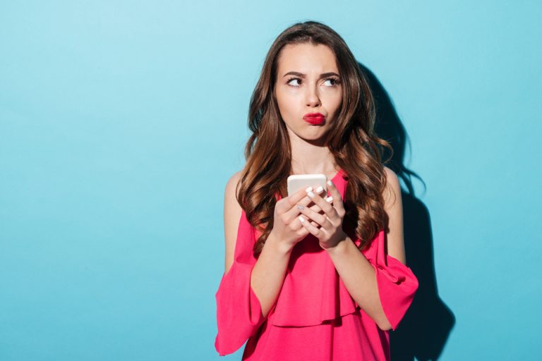 The Pros and Cons of “Live Chat” Support vs. Traditional Phone Support